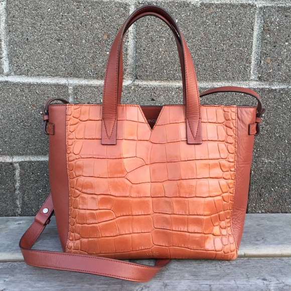 Vince Signature Baby V Croc Brown Leather Bag - Picture 13 of 15